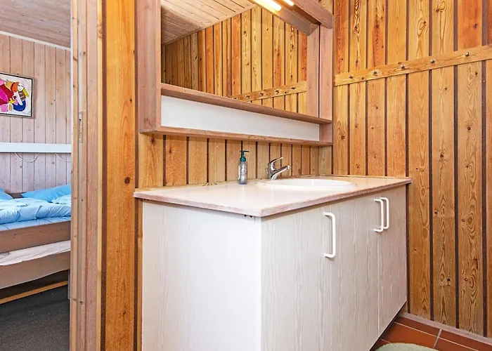 5 Person In * Hvide Sande