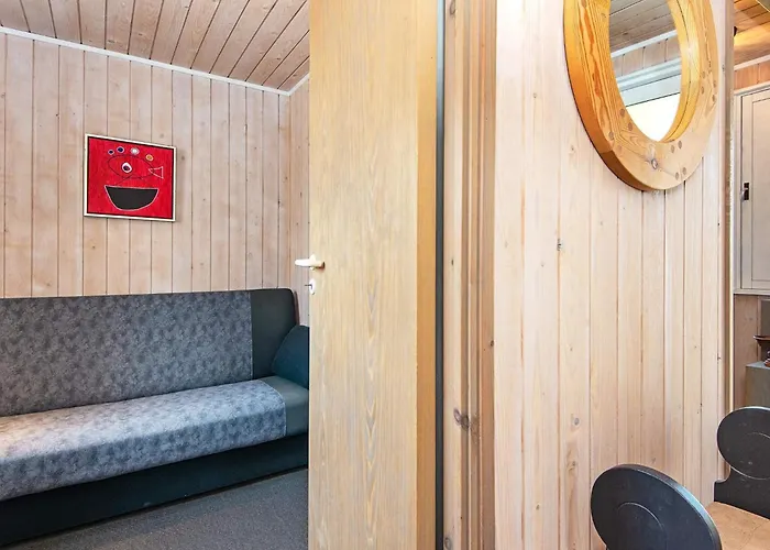 5 Person In Hvide Sande