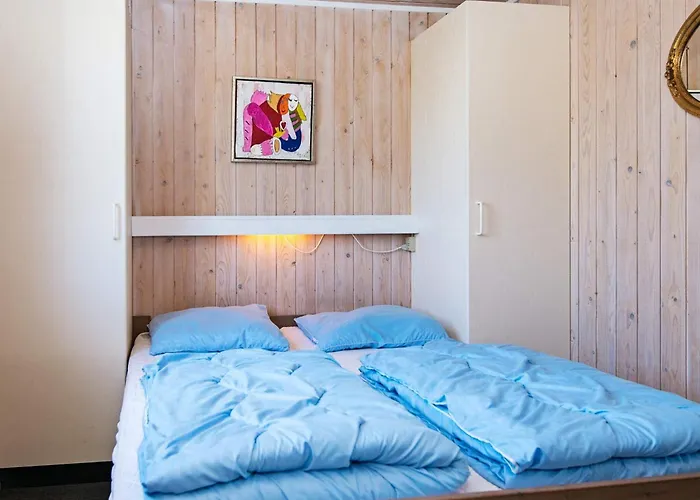 5 Person In Hvide Sande